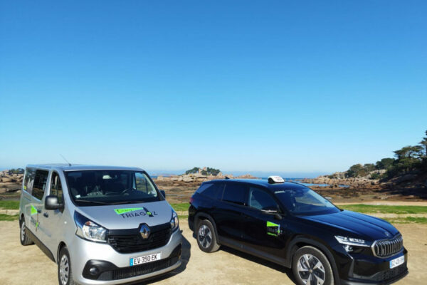 Taxis-triagoz-transport-de-bagages-sur-le-GR-34-côte-de-granit-rose