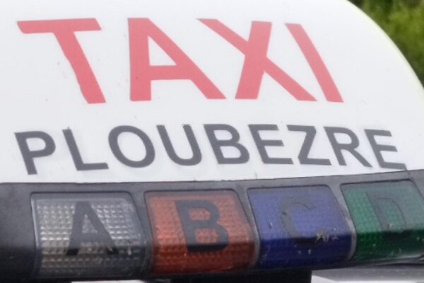 TAXI PLOUBEZRE